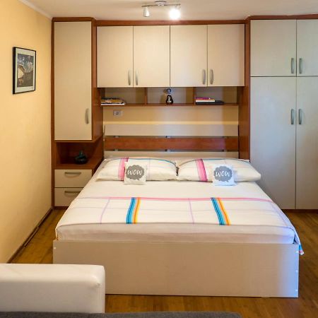 Apartman Ana Appartamento Punat Esterno foto