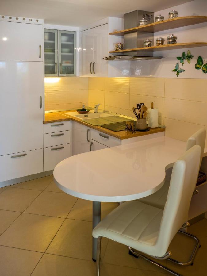 Apartman Ana Appartamento Punat Esterno foto